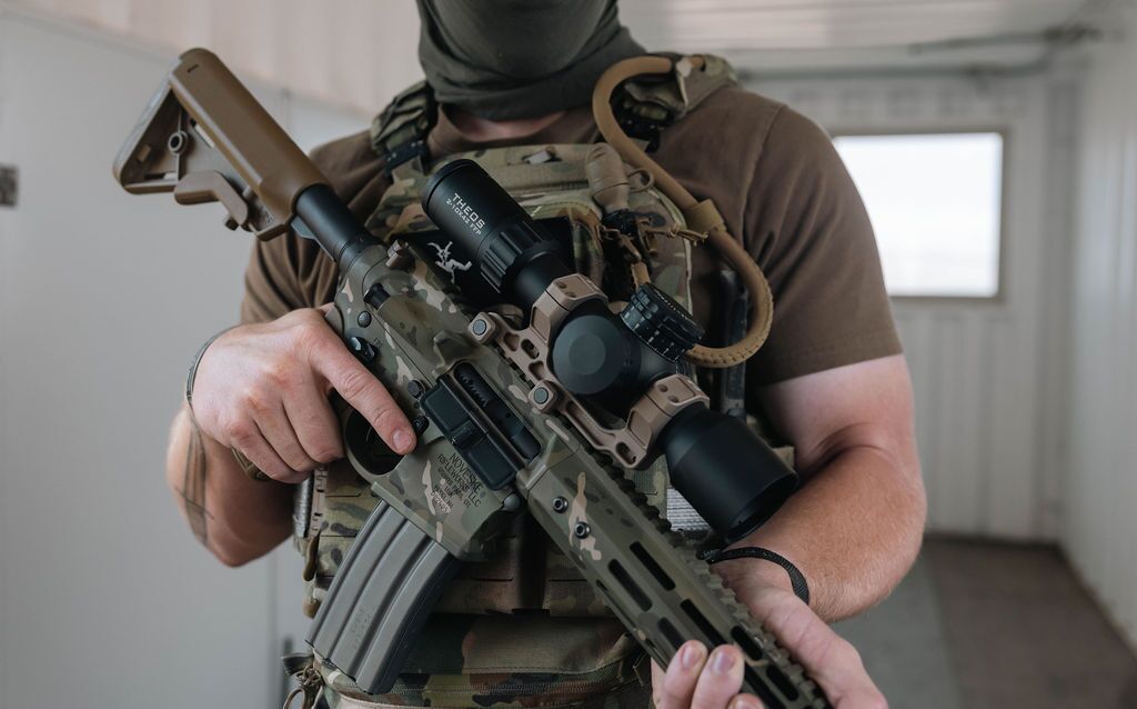 Element Optics Theos